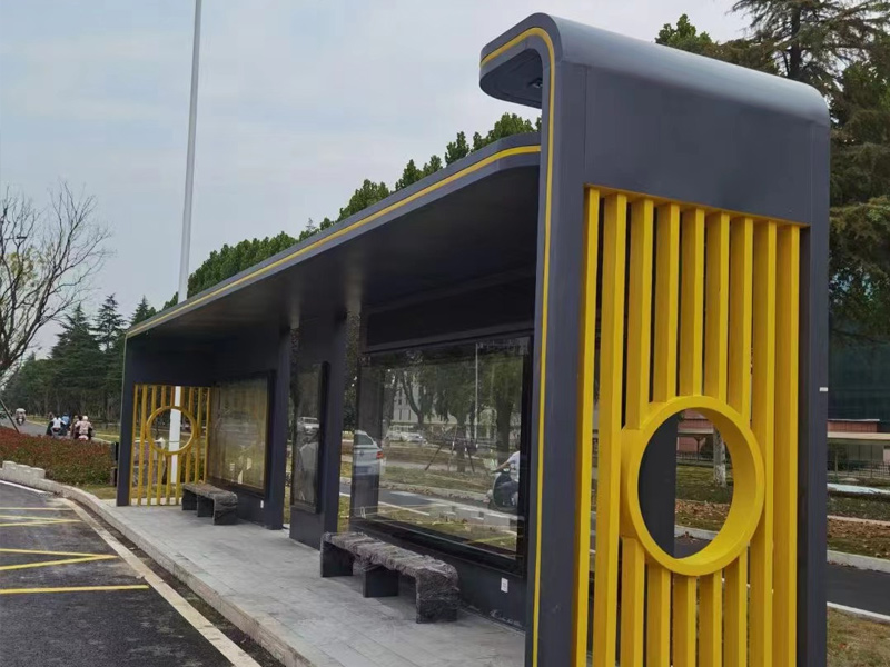 公交候車亭廠家現(xiàn)場(chǎng)安裝案例